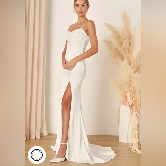 Bridal Dress - Picture 3 of 4